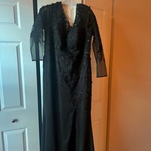 Mother of the Bride Dress beautiful on and has a mini train and slit